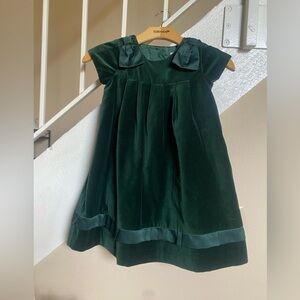 Velvet Green Kids Dress. Short Sleevs. Lining